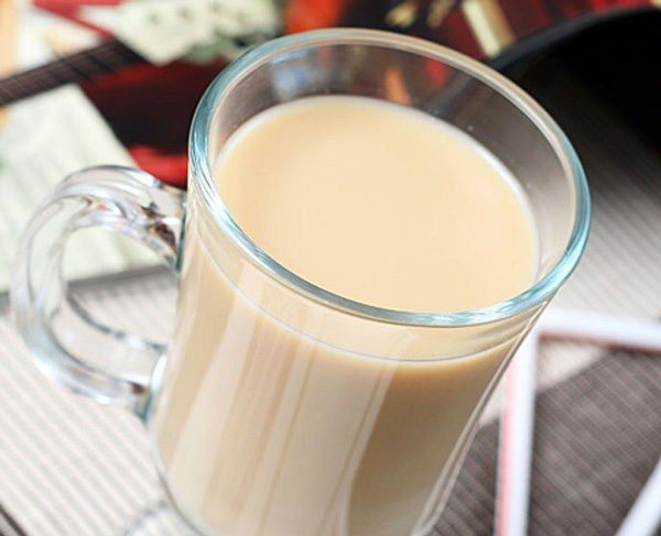 奶茶配方—原味奶茶制作方法(红茶闷泡方法一)